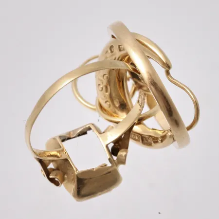 Diverse defekt guld, 18K, vikt 5,2g.