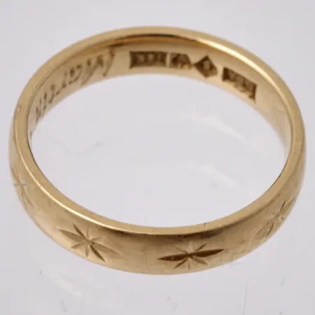Defekt guld, 18K, vikt 2,98g.