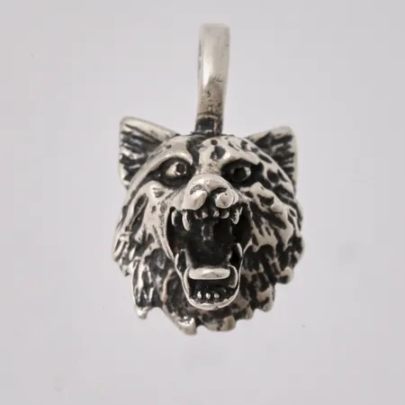 Hänge i silver, Varg, mått 14,2x23,8mm, vikt 5,22g.