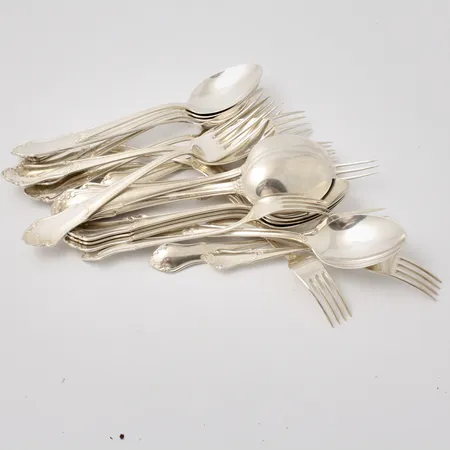Diverse defekt silver, 830/1000, vikt 867g.
