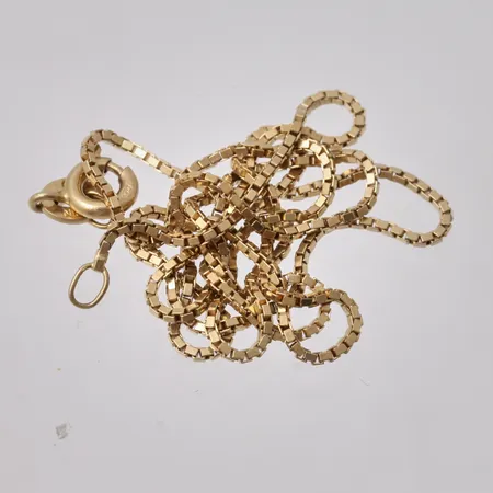 Defekt guld, 18K, vikt 3,2g.