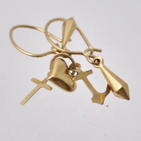 Diverse defekt guld, 18K, vikt 1g.