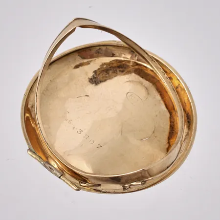 Diverse defekt guld 14K, vikt 2,33g.