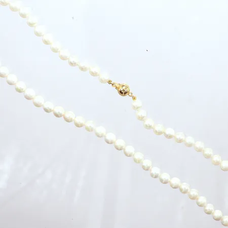Pärlcollier, odlade saltvattenpärlor, ca. Ø6,5mm, längd 44cm, guldlås, mycket fint skick, 18K Vikt: 24,5 g