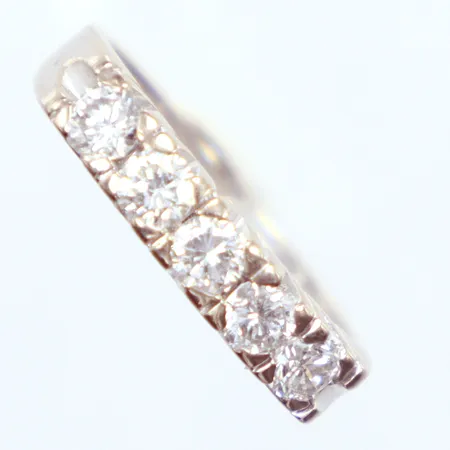 Ring vitguld, diamanter 5x0,10ct, Ø16¾, gravyr, 18K  Vikt: 4,8 g