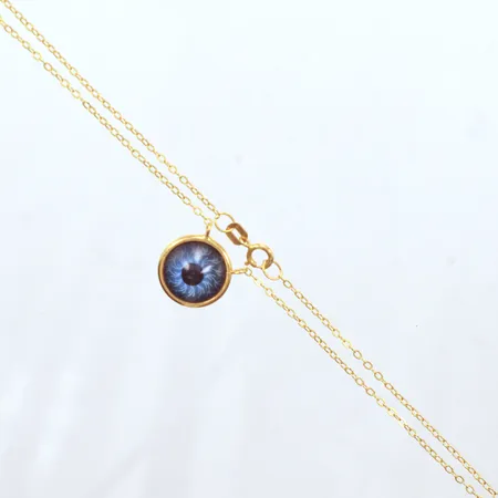 Collier, blått öga Ø11,8mm, längd 43,5cm, 21K Vikt: 1,7 g