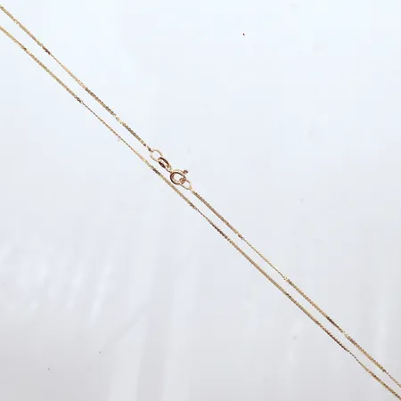 Kedja, längd 39cm, ojämn, 14K Vikt: 1,4 g
