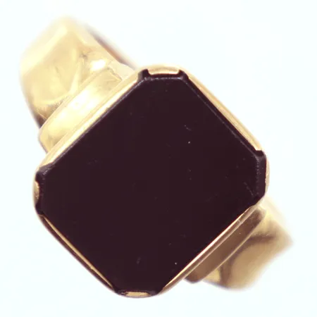 Klackring, svart sten 14,6x12,5mm, Ø19¾, 18K  Vikt: 6,7 g