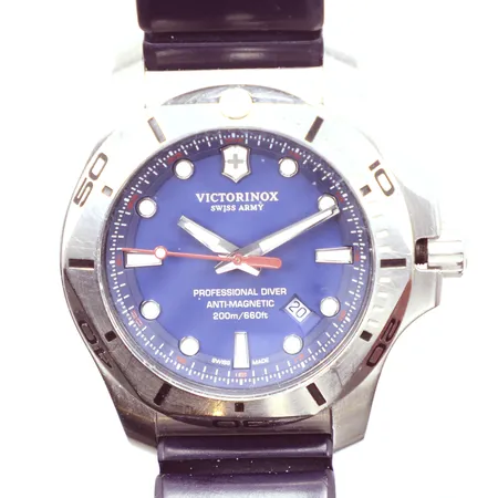 Herrur Victorinox I.N.O.X. Professional Diver ref: 241734, Ø45mm, behov av batteribyte, defekt box  