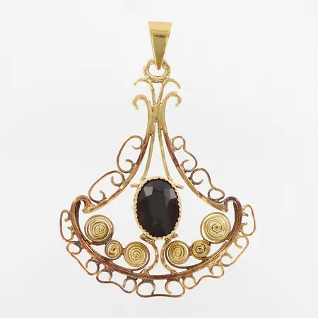 Hänge med röd sten, 36x26mm, Skreij J E, Falun 1919, bruksslitage, missfärgningar, 18K  Vikt: 3,3 g