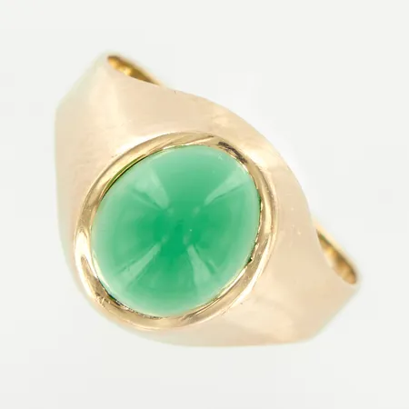 Ring med grön sten, 17½, bredd 12,5mm, skev skena, 18K Vikt: 2,8 g