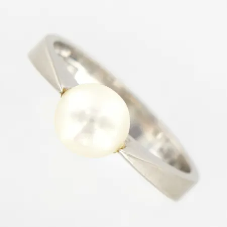 Ring vitguld med odlad pärla, stl17¼, pärla Ø7mm, 18K Vikt: 4 g