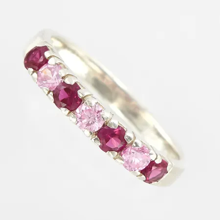Ring med rosa och röda stenar, stl: 17¾, bredd: 3mm, silver 925/1000 Vikt: 2,5 g