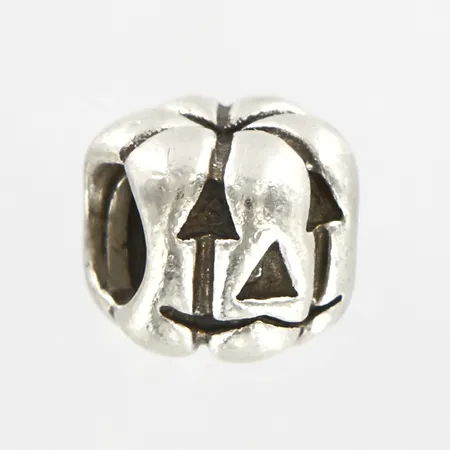 Berlock Pandora, Halloween Jack-O-Lantern Pumpa, ca 8x8mm, silver 925/1000 Vikt: 2,5 g