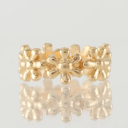 Ring, storlek 16 ¼ mm, bredd 7,6 mm, 18k. Vikt: 6,6 g