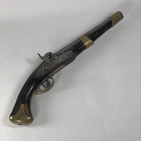 Slaglåspistol, 43cm lång, Frankrike, 1800-talets första hälft, senare ombyggd, slitage
