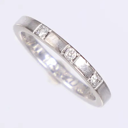 Ring med diamant 0,09 ctv enl gravyr, stl 17,  bredd 2mm, gravyr, vitguld 18K Vikt: 4,2 g