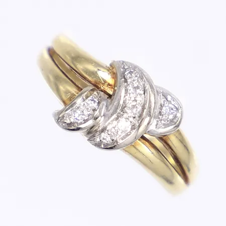 Ring med diamant ca totalt 0,08 ctv, stl 16¾, bredd 2-11mm, 14K  Vikt: 3,2 g