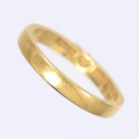 Ring, stl 17¼, bredd 3mm, gravyr, 23K Vikt: 4 g