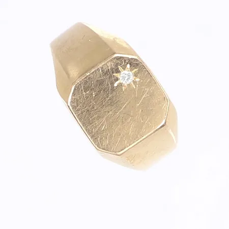 Klackring med diamant 1x ca 0,03ct, stl 23¾, bredd 5-15mm, 18K Vikt: 19,6 g