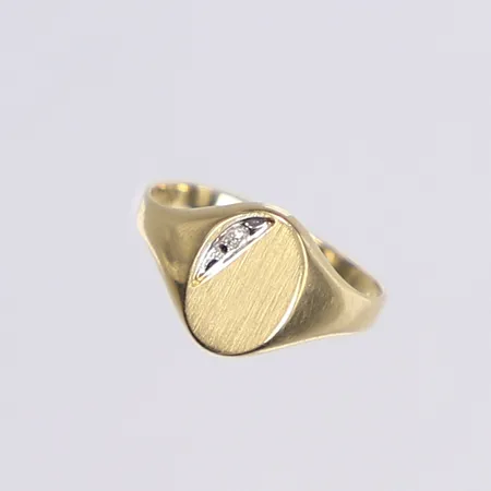 Klackring, med vit sten, stl17½, bredd 2-11mm, 18K Vikt: 1,7 g