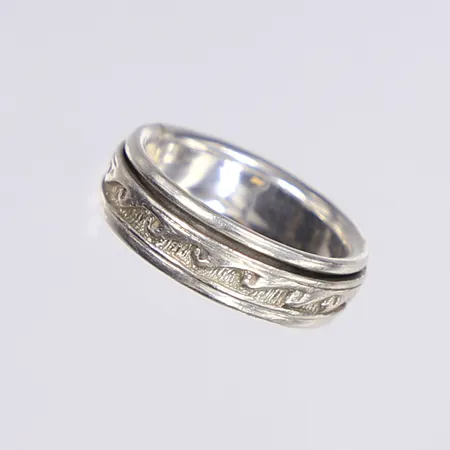 Ring, rörlig del, stl 21, bredd 7mm, 925/1000 silver Vikt: 8,6 g