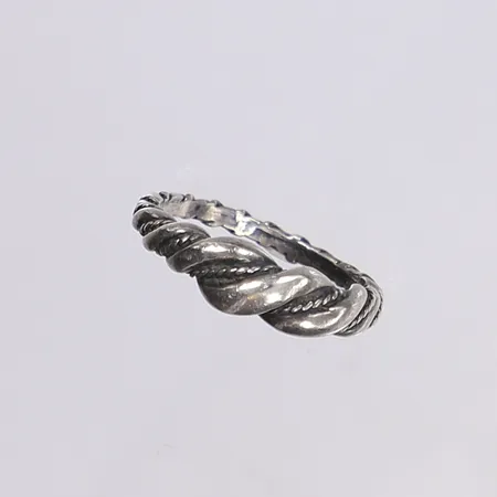 Ring, stl 18½, bredd 2-6mm, silver 925/1000 Vikt: 4 g