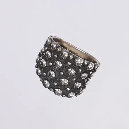 Ring, stl ca 17, bredd 6-18mm, ojämn skena, silver 925/1000 Vikt: 9,8 g