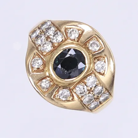 Ring med diamanter 18x ca 0,03ct samt grönblå sten troligen safir, stl 19¾, bredd 3-18mm, gravyr, slitage, slitage på sten, ostämplad, 14K Vikt: 10,6 g