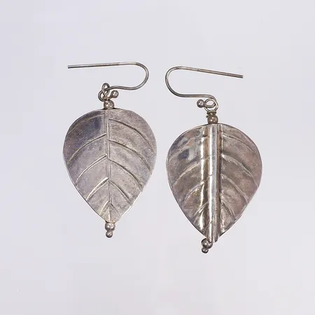 Ett par örhängen, löv, 56x26mm, silver 925/1000 Vikt: 11,1 g
