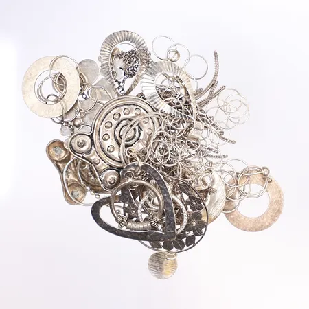 Diverse silver, defekt/omaka, silver 925/1000 Vikt: 62,1 g