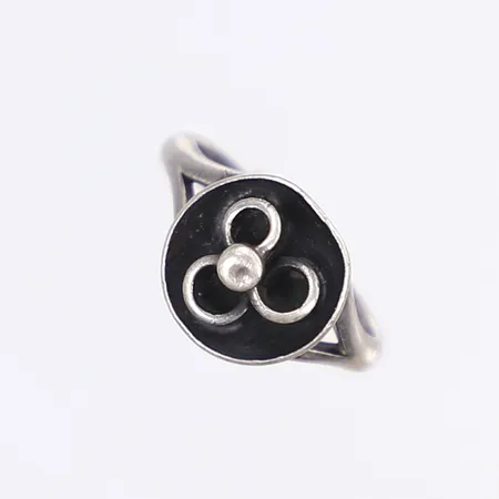 Ring, stl 16½, bredd 3-12mm, tillv. N.E. From, silver 925/1000 Vikt: 3,4 g