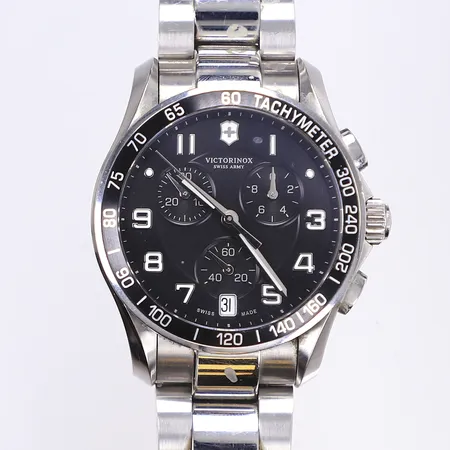 Herrur Victorinox Swiss Army Chrono Classic, Ø40mm, quartz, kronograf, datum, ref 241494, snr 140600265, stål, stålarmband ca 16cm, viklås, inga tillbehör Vikt: 0 g
