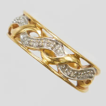 Ring, 8/8-slipade diamanter, 9 x ca 0,0025ct, Ø16, bredd: 2,5-5,6mm, GHA, 18K Vikt: 2,5 g