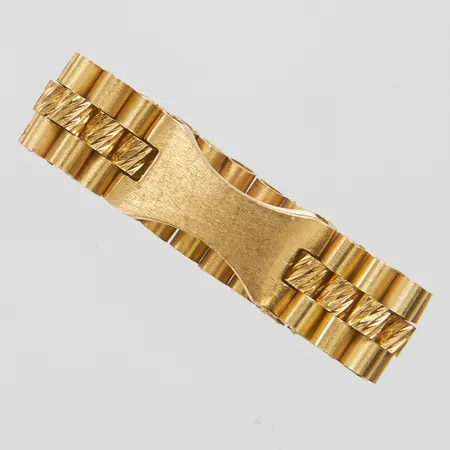 Ring, Ø18¾, bredd: 4,4-7,4mm, följsam korridorlänk, matterat med facetterade detaljer, 18K Vikt: 5,9 g