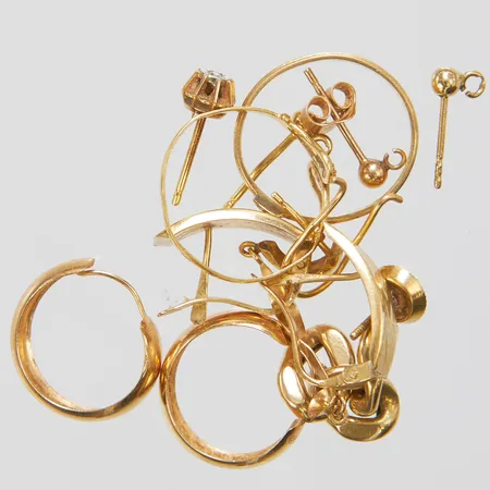 Diverse guld, udda, skevt, trasigt, stenar, 18K, bruttovikt 7,9g.