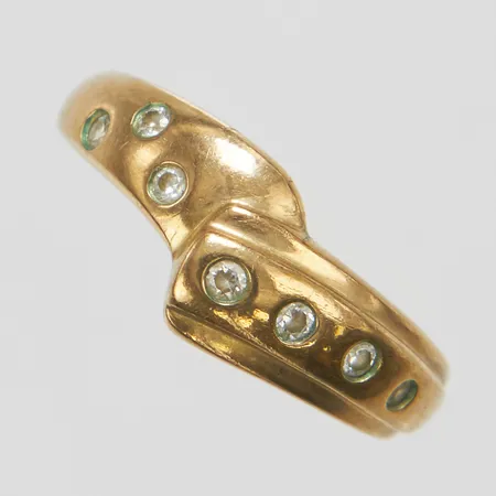 Ring, vita stenar, Ø15¾, bredd:2,4-7,2mm, 8K  Vikt: 2,2 g