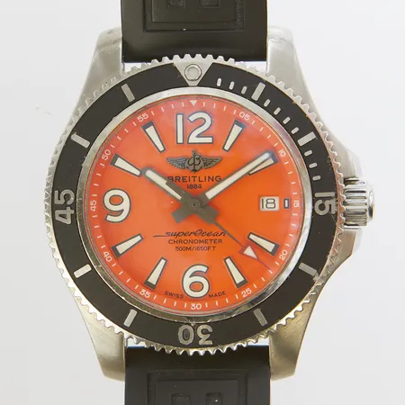 Herrur Breitling Superocean, stål, automatisk, 42mm, ref: A17366, snr: 7151115, Cal. B17, safirglas, datum, gummiband med bygelspänne, manual, digitalt certifikat daterat 20-10-2019 Krons, chronometercertifikat, travelcase, box, ytterkartong  