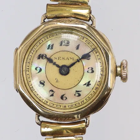 Damur Sesam 14K Ø22mm manuell uppdragning, guld i boett, med guldfärgad stållänk, gravyr bruttovikt 18,1g 