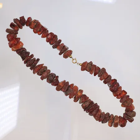 Collier med Bärnsten, opolerade 45cm bredd ca 15-20mm 