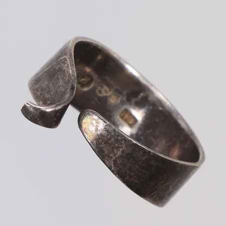 Ring stl 18 bredd 3-8mm, SFS (Thore Eld) Göteborg 1963, silver 830/1000 Vikt: 3,5 g