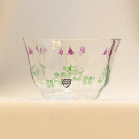 Skål Orrefors Maja, Eva Englund, höjd ca 7,5cm, Ø 12,5cm, viss dekorbortfall, handmålat glas 