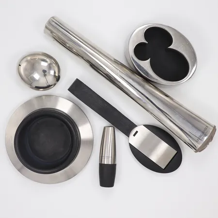 6st Delar Bruksföremål,  Bent Nobert för George Jensen, rostfritt stål och plast, längd 5-21cm, bruksslitage, flaskkork, mortlare, bagagetag, saltströare, 2st hållare 