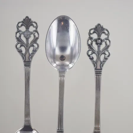 12 silverskedar, längd 13 cm, silver 830/1000 Vikt: 89,6 g