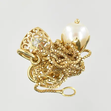 Diverse defekt guld med stenar, 18K. Vikt: 2,6 g