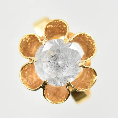 Ring med vit sten, stl 16, bredd 3-14 mm, 18K. Vikt: 3 g