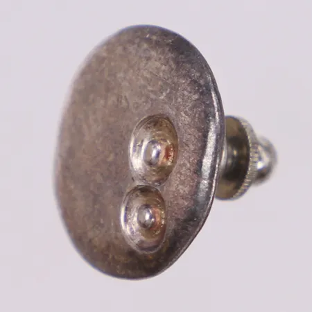 Pin, längd 17,5mm, bredd 16,5mm, stopper i vitmetall, silver 925/1000 Vikt: 3,2 g
