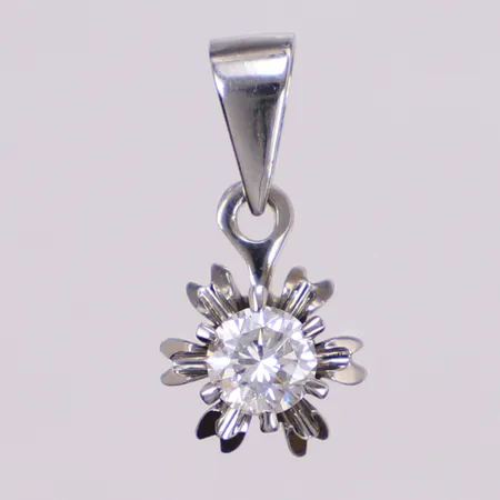 Hänge med diamant 1xca0,26ct ca W(H)/Si, längd ca 16mm, bredd 8mm, vitguld, svensk importstämpel, 18K  Vikt: 1,3 g