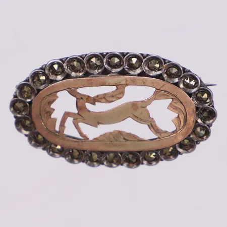 Brosch med markasiter, längd 33,5mm, bredd 20,6mm, silver Vikt: 4,7 g