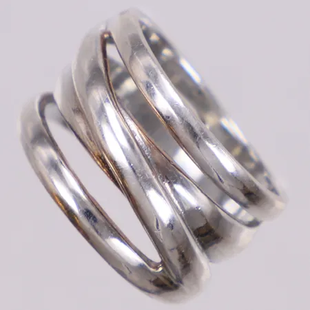Ring, stl 17½, bredd 9,7-13mm, silver 925/1000 Vikt: 7,3 g